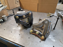 Load image into Gallery viewer, Chassis Link Bracket and Transmission Crossmember