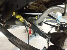 Load image into Gallery viewer, 81-91 K5 Blazer Rear Swaybar Kit